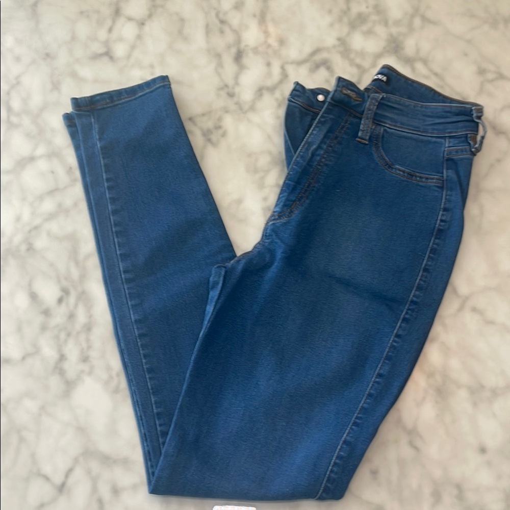 Fashion Nova high waisted skinny skinny jeans